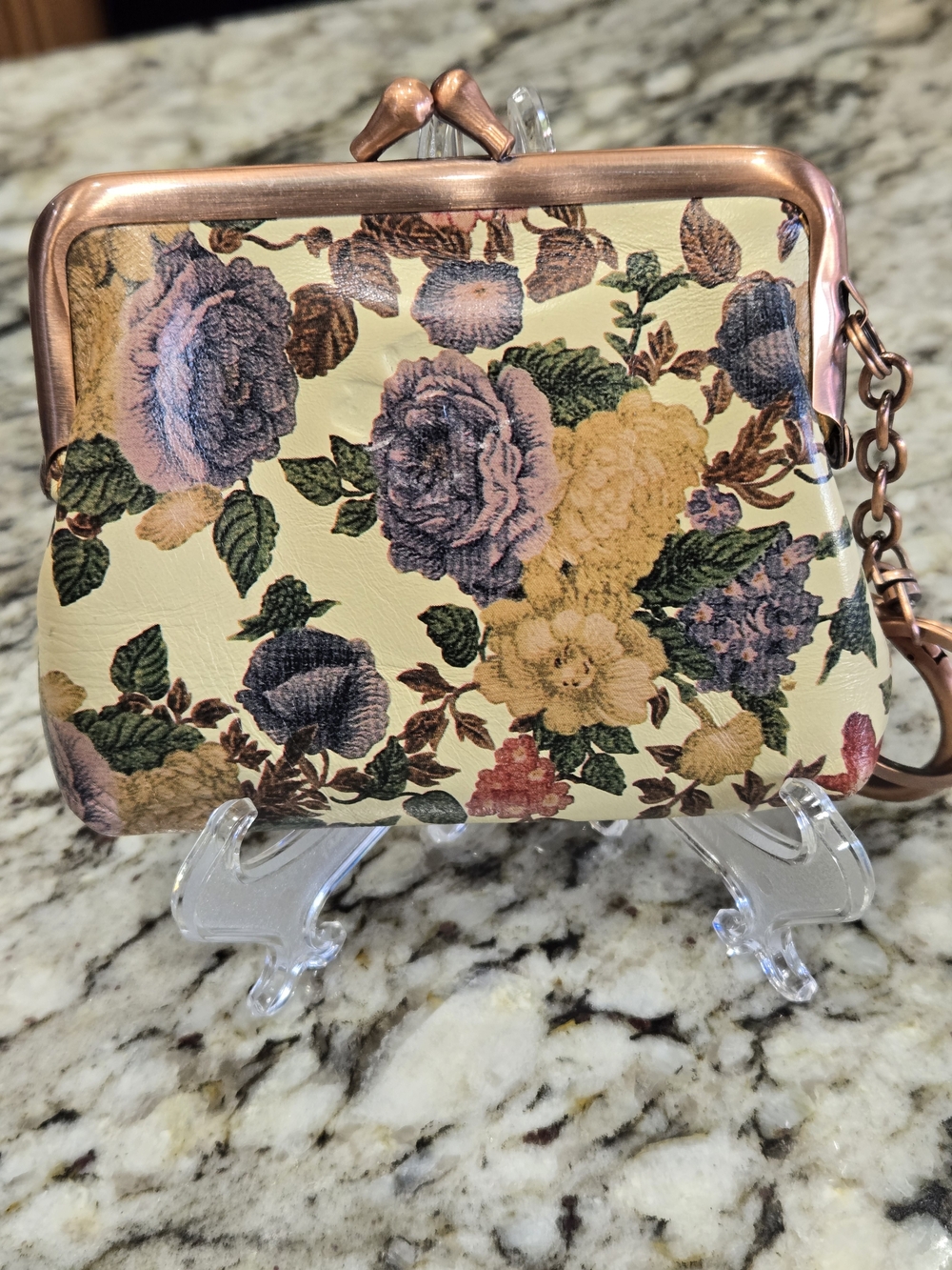 Patricia Nash Cream Floral Kiss-Lock Wristlet with Rose Gold Frame - Picture 2 of 6